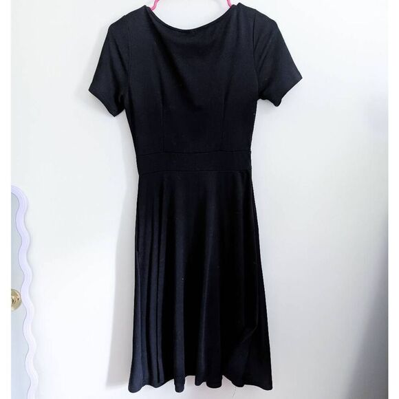 Black Cotton A-Line Dress with Pockets and Lace Trim - Picture 4 of 6